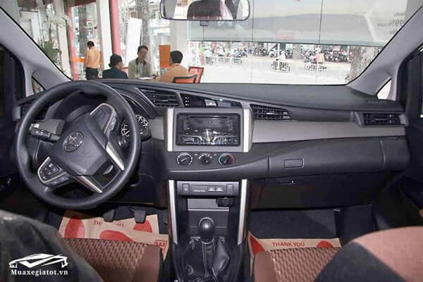 Toyota-Innova-2-0E-2017-2018-MT-so-san-11-muaxegiatot-vn-768x512