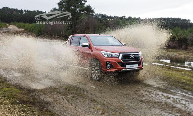 Toyota-Hilux-2018-Muaxegiatot-vn-1