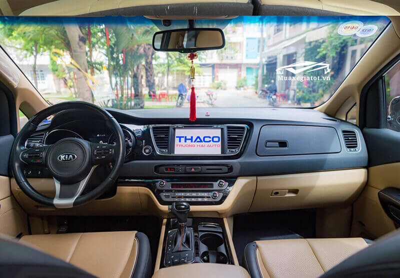 Nội thất xe Kia Sedona 2018