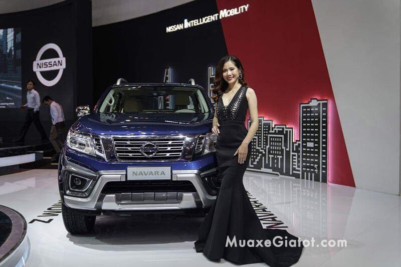 danh-gia-xe-ban-tai-nissan-navara-2025-muaxegiare-com