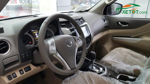 ghe-lai-xe-nissan-Navara-VL-A-IVI-2021-muaxegiare-com