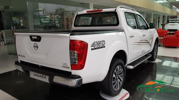 thung-ban-tai-xe-nissan-Navara-VL-A-IVI-2021-muaxegiare-com