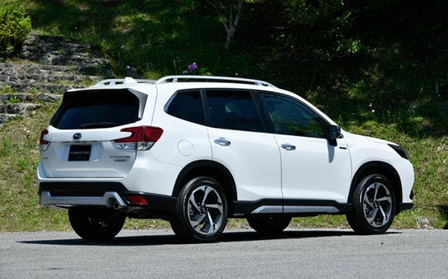 duoi-xe-subaru-forester-2025-ra-mat-nhat-ban-muaxegiatot-vn