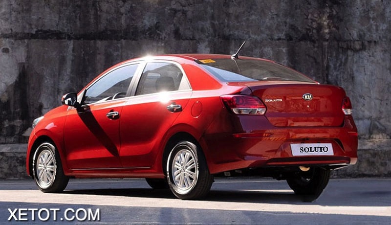 duoi-xe-kia-soluto-2021-xetot-com.jpg