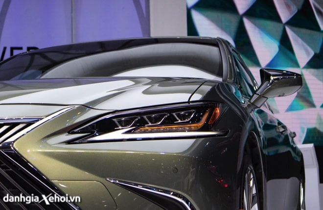 den-pha-lexus-es-300h-2021-danhgiaxehoi-vn-8