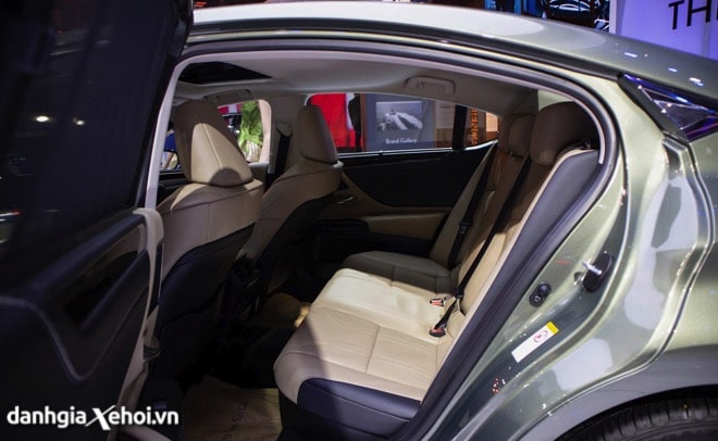 hang-ghe-sau-lexus-es-300h-2021-danhgiaxehoi-vn-1