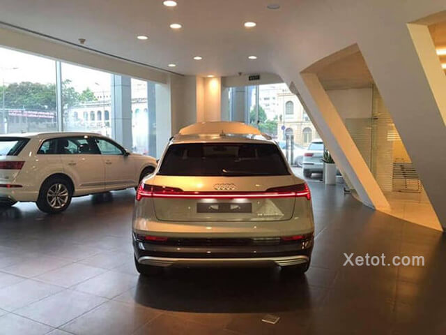Audi e-Tron SUV 2025 giá lăn bánh, thông số, hình ảnh & trả góp